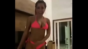 Anitta s&oacute_ de calcinha muito gostosa