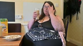 Got Milk for a Giant SSBBW Goddess