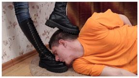 Tall dominant chick tramples hubby after he kisses Doc Martens boots, vf0229h 720p