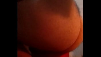 Quien me seca la cola o la moja con leche