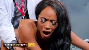 Brazzers Danny D Stumbles Upon A Hottie Kiki Minaj Who Bent Over And Is Ready To Do Anything