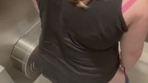 Grocery store Pee MP4