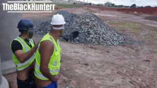 Lelaki gay kulit hitam amatur memberikan hisap zakar tanpa lengan yang panas kemudian melancap dengan penggetar untuk pancutan mani besar-besaran dalam video buatan sendiri awam