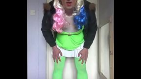 sissy crossdresser wanting to swallow pee