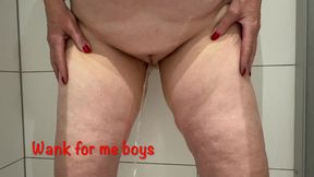 Mrs Mature Feet fun in the Shower 456