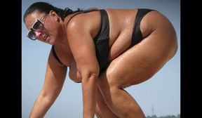 Beach candid (BBW PAWG MATURES AND GRANNIES)