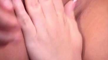 She shows because she can not resist, not on the size matters - the handling is crucial here - the girls are so suffering ... 3 tits sizes .. have fun