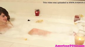 Solo transbabe washes body and pisses in bath