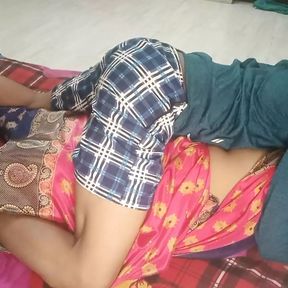 Indian wife was blown by watching blue film, pani pani husband came and wife immediately