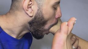 SWALLOWING GODZ SASHA'S BEAUTIFUL FEET