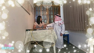 Pedi um Sheik recebi um mini Sheik que arrombou meu cu sem dó
