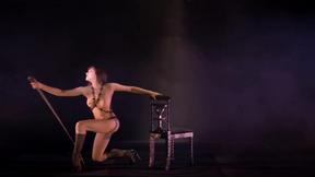 ”Solo babe likes to dance”