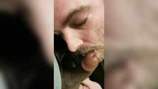 Gargled a phat black anon manhood whilst cruiding in the public toilets