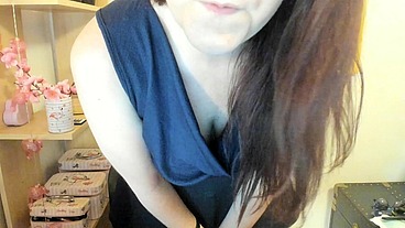 Nicoletta has her hot squirting inside her mouth