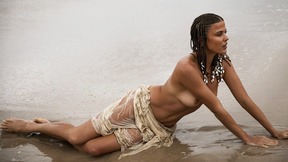 Petite Australian MOMMY displays round tits & sandy round ass