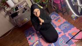 Muslim Begging to Be Fucked in Hijab