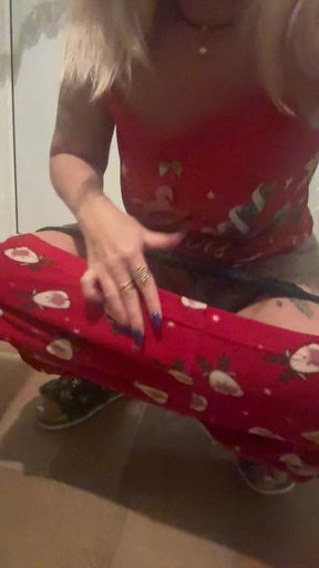 I Do a Squirt Right in the Kitchen Near the Stove and I'm Excited and My Pussy Juice Is Everywhere