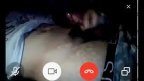 Felipe Cabrera, un verdadero amante de las c&aacute_maras de sexo, se levanta de la cama en una c&aacute_mara frente a un problema real en l&iacute_nea