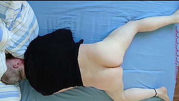 Nackt und Hammergeil im Nachthemd