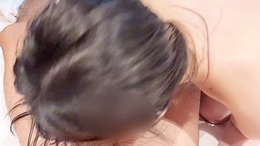 Superb blowjob from a baby-faced slender female college student ~ Sense of immorality for wet hair, no make-up~