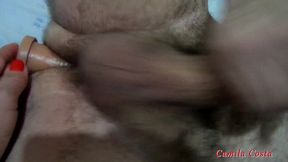 corno bi primeiro pede brinquedinho no cuzinho depois chama amiga trans para fazer um menage