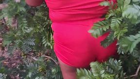 crente safada colhendo frutas