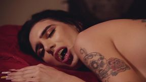 filme completo - marcela dimov nao aguenta de tesao e vai atras de rola em dark room