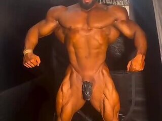 Muscle Man tanning for bodybuilding competitions