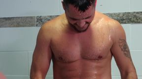 Mature Bf Killian Knox Sucks A Huge Cock In The Shower