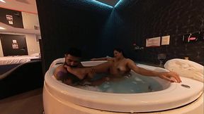 Fetiche com os p&eacute_s na hidro toda molhadinha