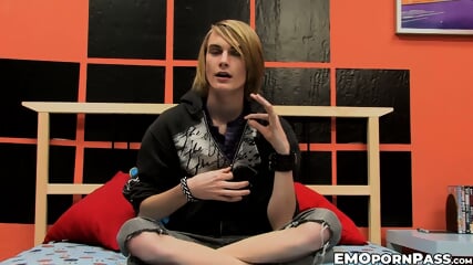 Blond Preston Andrews loves to show off his wanking technique