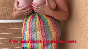 Mrs Mature Feet Posing on the balcony