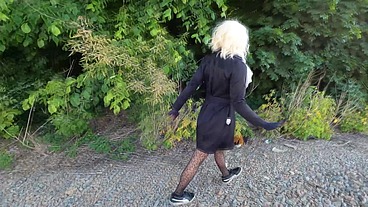 TEEN TRANS OLIVIA TRAIN RAILWAYS FLASH ROUND ASS AND DICK