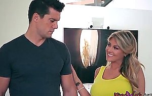 Chesty hoe kayla kayden gets fucked and facialized