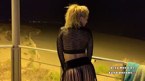 dogging en pleine nuit devant la plage vers 23 h en plein ete, je suis allee...