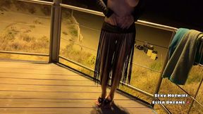 dogging en pleine nuit devant la plage vers 23 h en plein ete, je suis allee...