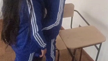 A sexy, big-assed classmate came over to my house to "study" a lot! We ended up fucking, students fucking! - (XVIDEOS RED)