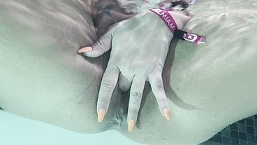 Underwater Pussy Play POV – Latina MILF Soaked & Slippery