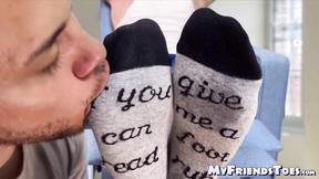 Hunky Dev felt happy after getting his feet worshiped by lusty Dan Edwards