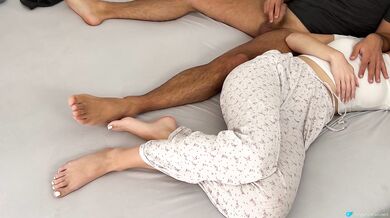 Stepsis Mia demands free use cumshot feet fetish