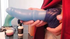 Reviewing the newest Bad Dragon toy in my collection!