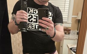 Yummy dude's looking fo daddy