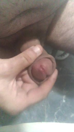 Chubby Masturbating Me in Close-up for You