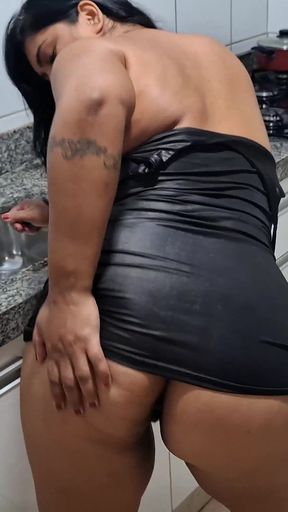 Horny Wife Begging for Cock in the Kitchen - Hairy Creampie