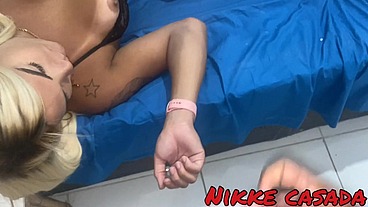 Meu marido comendo a travesti Pornstar Fernanda Sallimeny na minha frente depois a travesti comeu meu cu