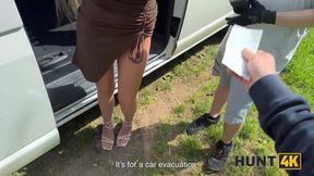 HUNT4K&period; Cuck Spook&period; Hot sex with Era Queen & Charlie Dean
