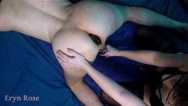 Eryn Rose Pegging Gasmasked Sub