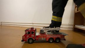 Firefighter Crushing toy Fire Truck 3