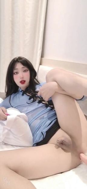 Slut Chinese Sissy Uses a Big Dildo Fucking Machine to Satisfy Herself