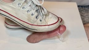 Huge cum with converse